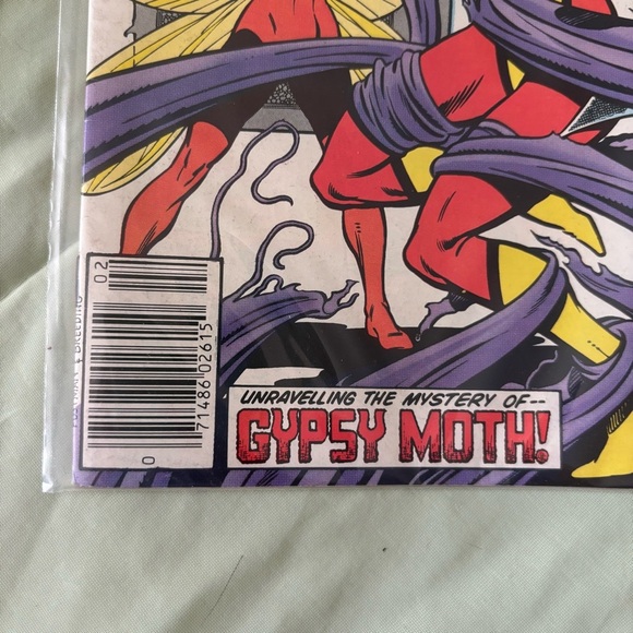 Marvel Spider-Woman #48 Gypsy Moth App. 1983 VG-VG+ - Picture 2 of 4